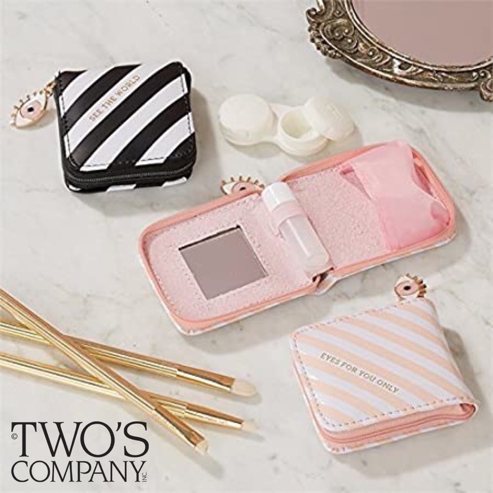 Two’s Company See the World Contact Lenses Kit